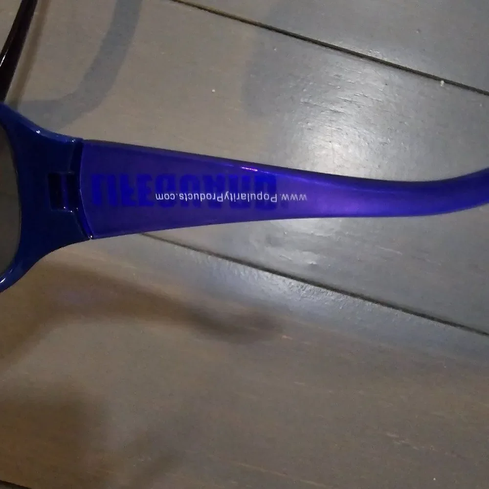 Unisex Active Wear Black & Blue Full Rim UV Protectant kids Sunglasses